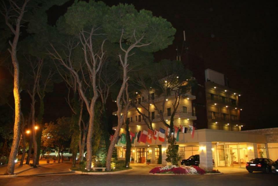 Bzommar Palace Hotel ジュニエ エクステリア 写真